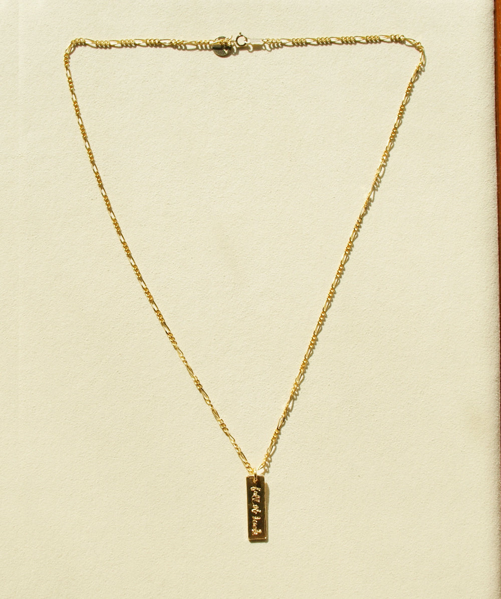 【新商品】スクエアゴールドネックレス(文字: full of luck (溢れんばかりの幸運)